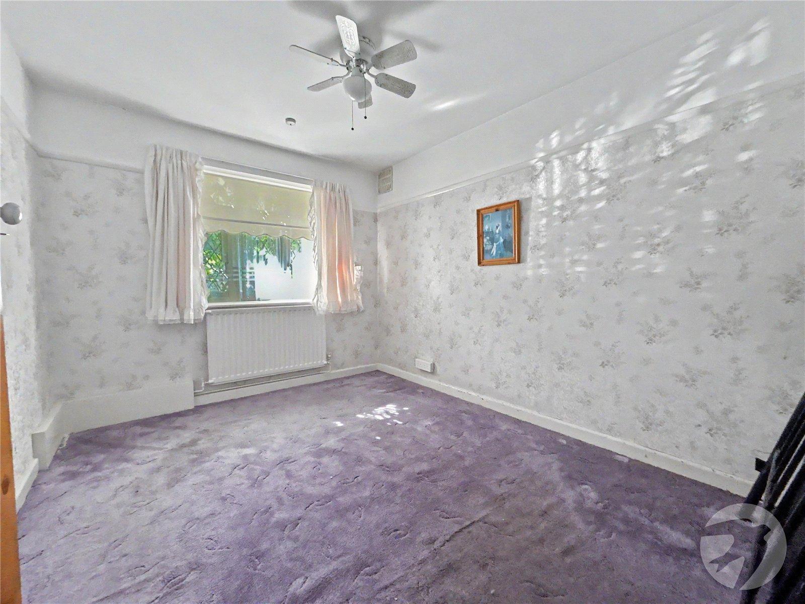 3 bedroom bungalow for sale in Sidcup | Robinson Jackson