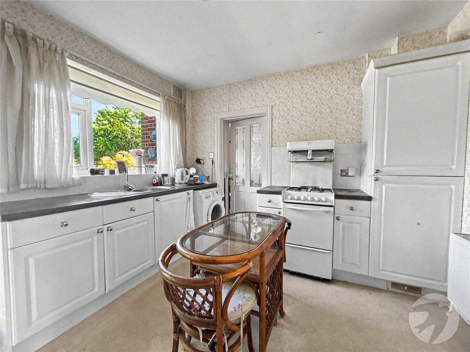 3 bedroom bungalow for sale in Sidcup | Robinson Jackson