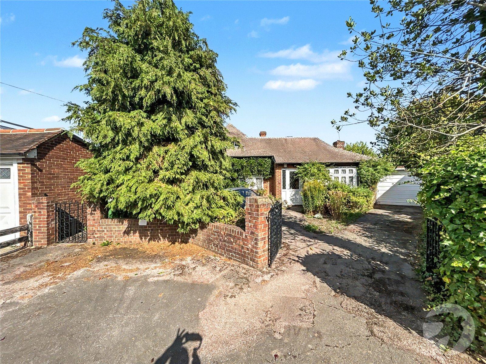 3 bedroom bungalow for sale in Sidcup | Robinson Jackson