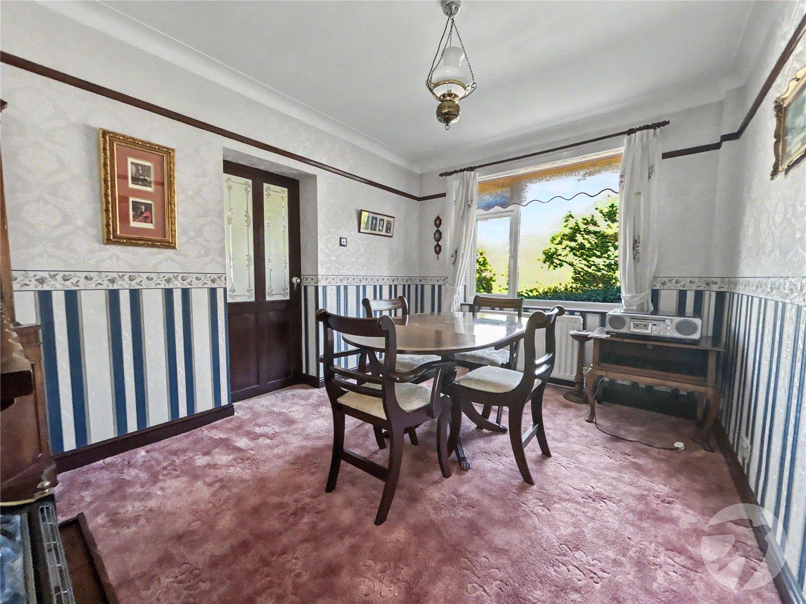 3 bedroom bungalow for sale in Sidcup | Robinson Jackson