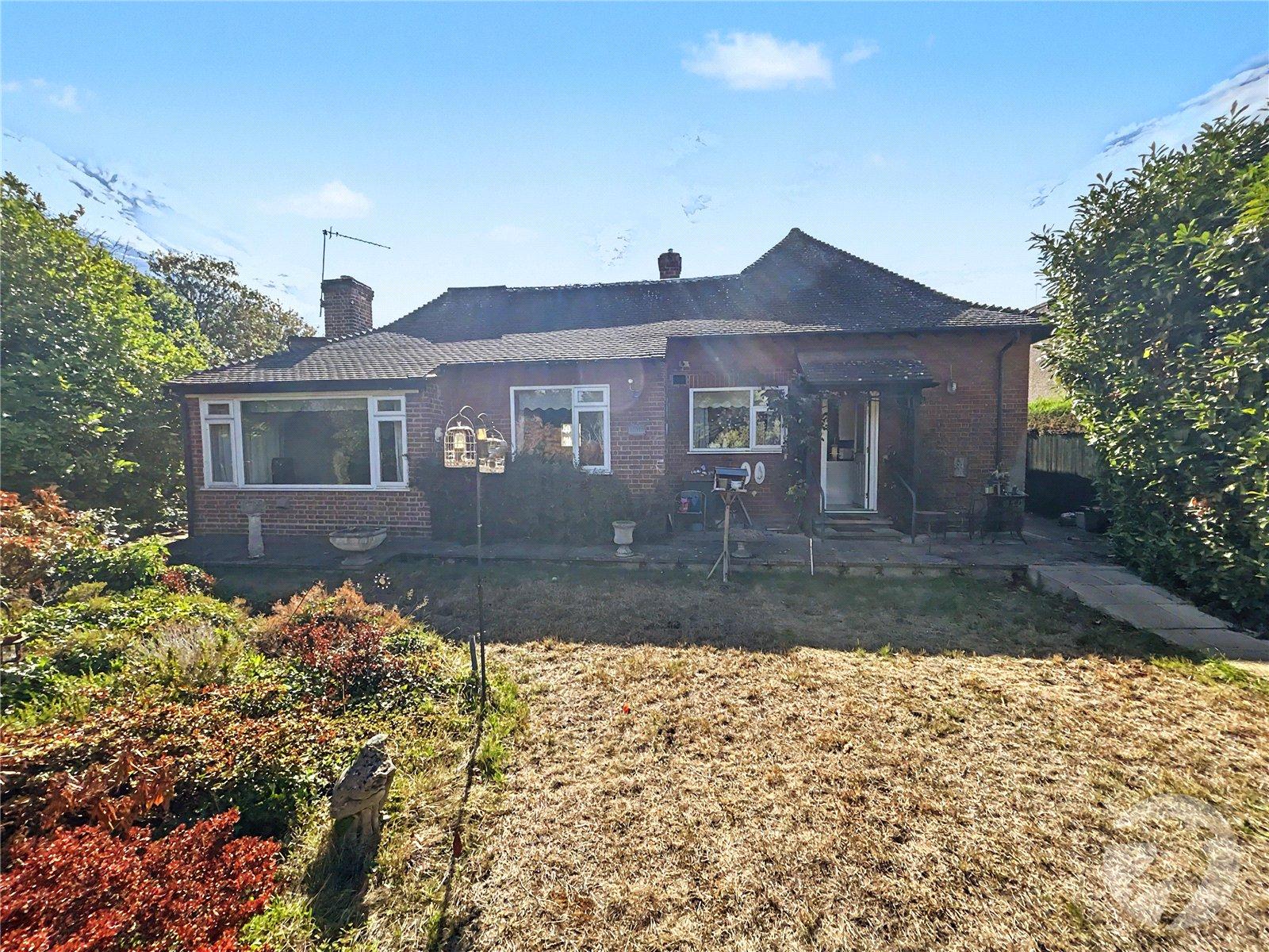 3 bedroom bungalow for sale in Sidcup | Robinson Jackson