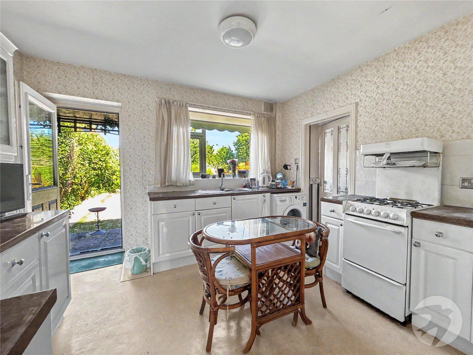 3 bedroom bungalow for sale in Sidcup | Robinson Jackson