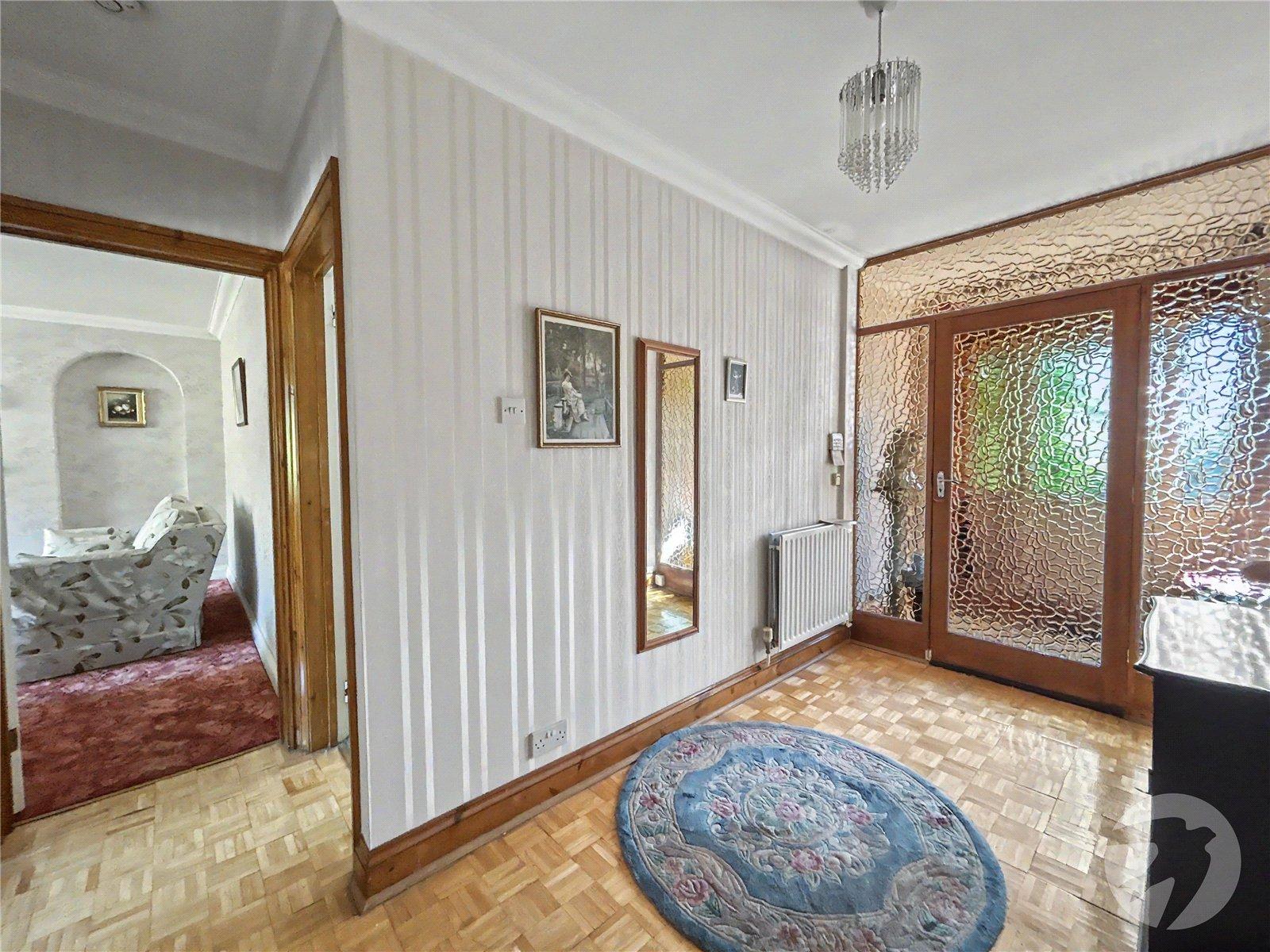 3 bedroom bungalow for sale in Sidcup | Robinson Jackson