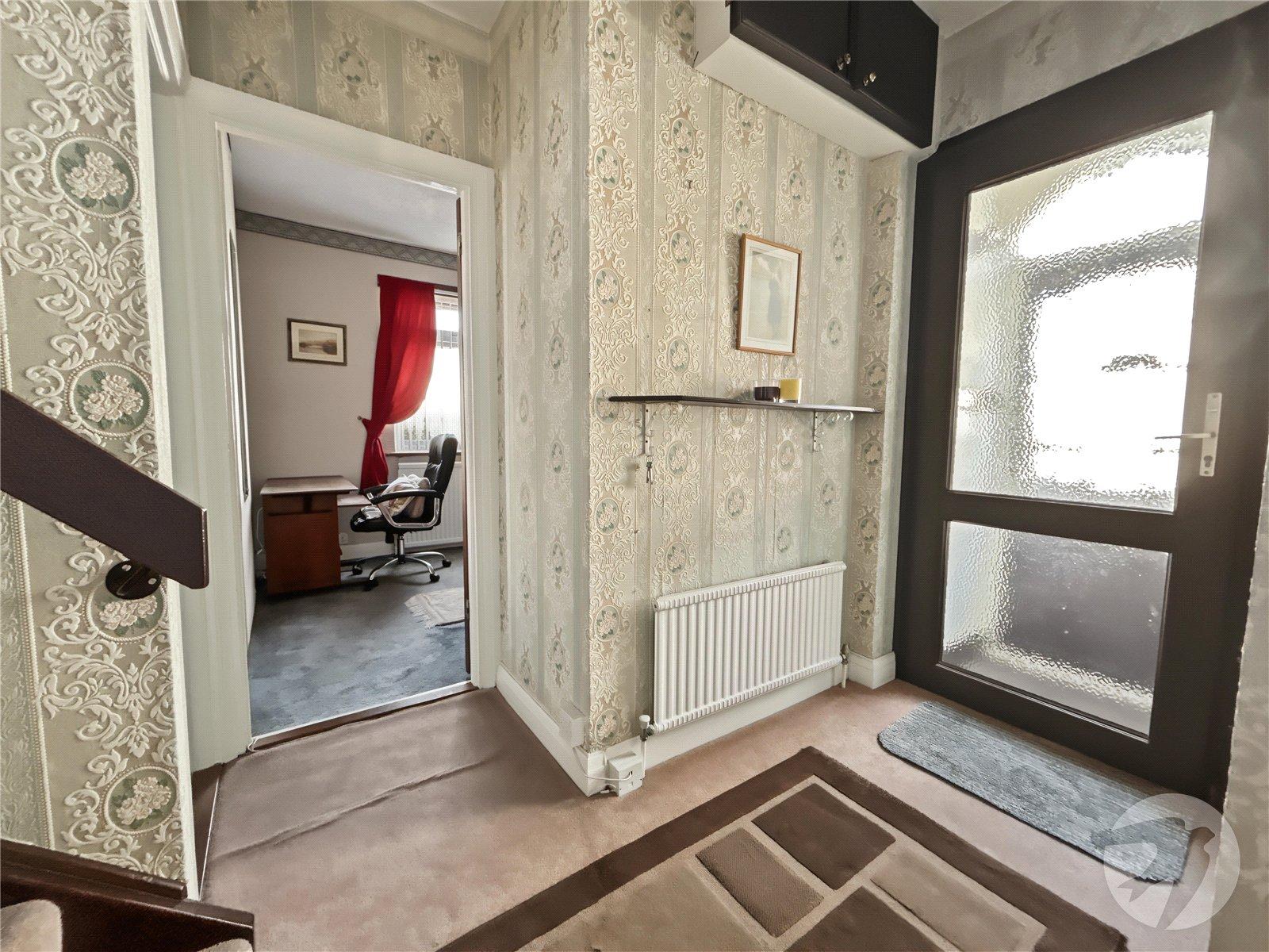 3 bedroom bungalow for sale in Sidcup | Robinson Jackson