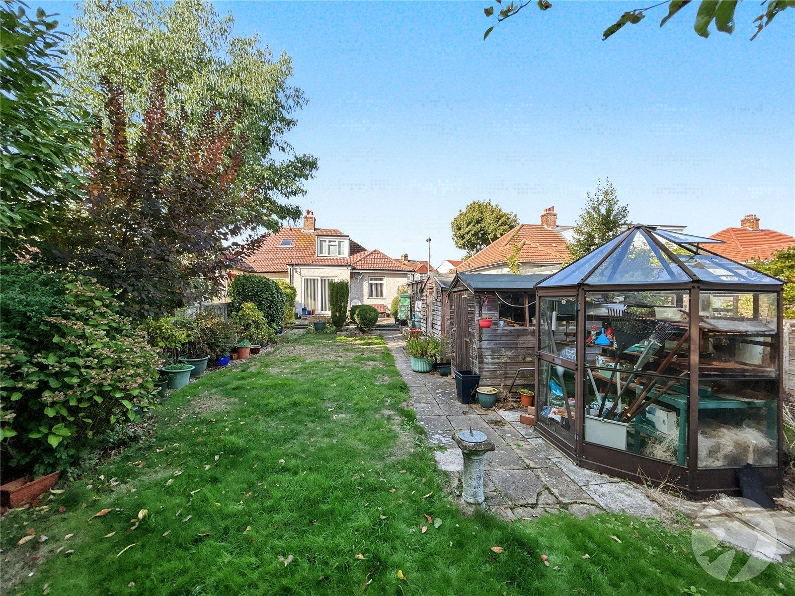3 bedroom bungalow for sale in Sidcup | Robinson Jackson