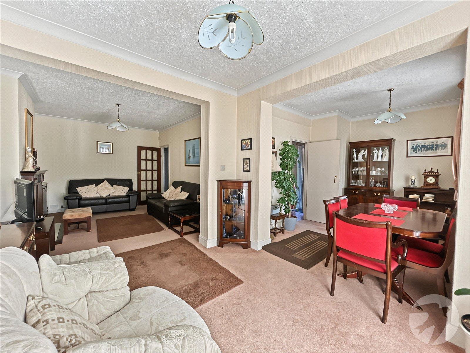 3 bedroom bungalow for sale in Sidcup | Robinson Jackson