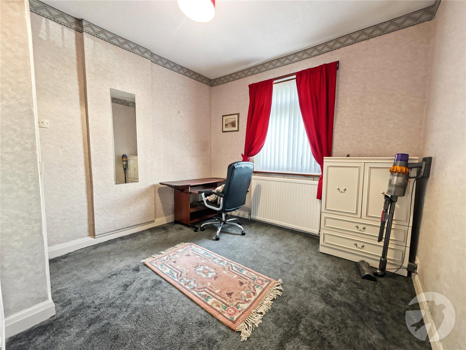 3 bedroom bungalow for sale in Sidcup | Robinson Jackson