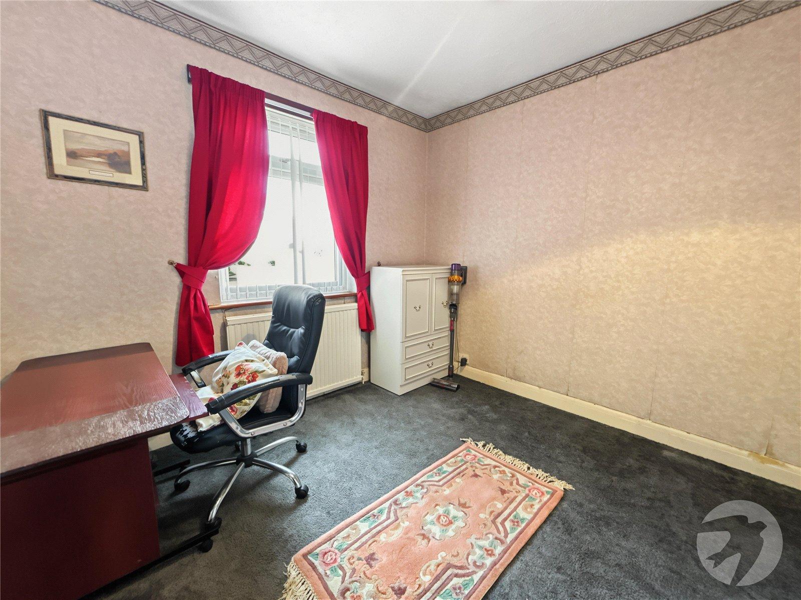 3 bedroom bungalow for sale in Sidcup | Robinson Jackson