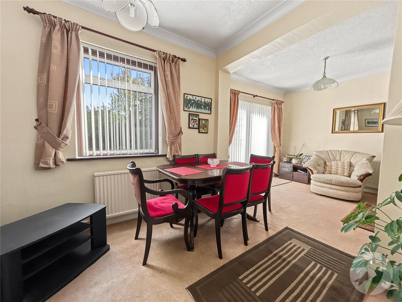 3 bedroom bungalow for sale in Sidcup | Robinson Jackson