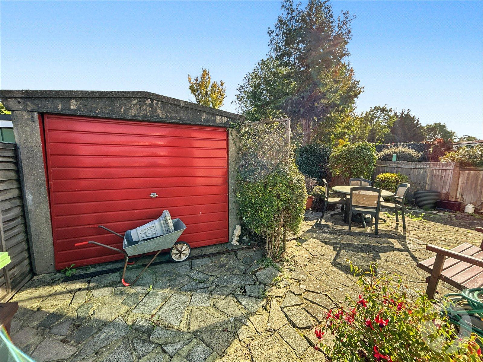 3 bedroom bungalow for sale in Sidcup | Robinson Jackson