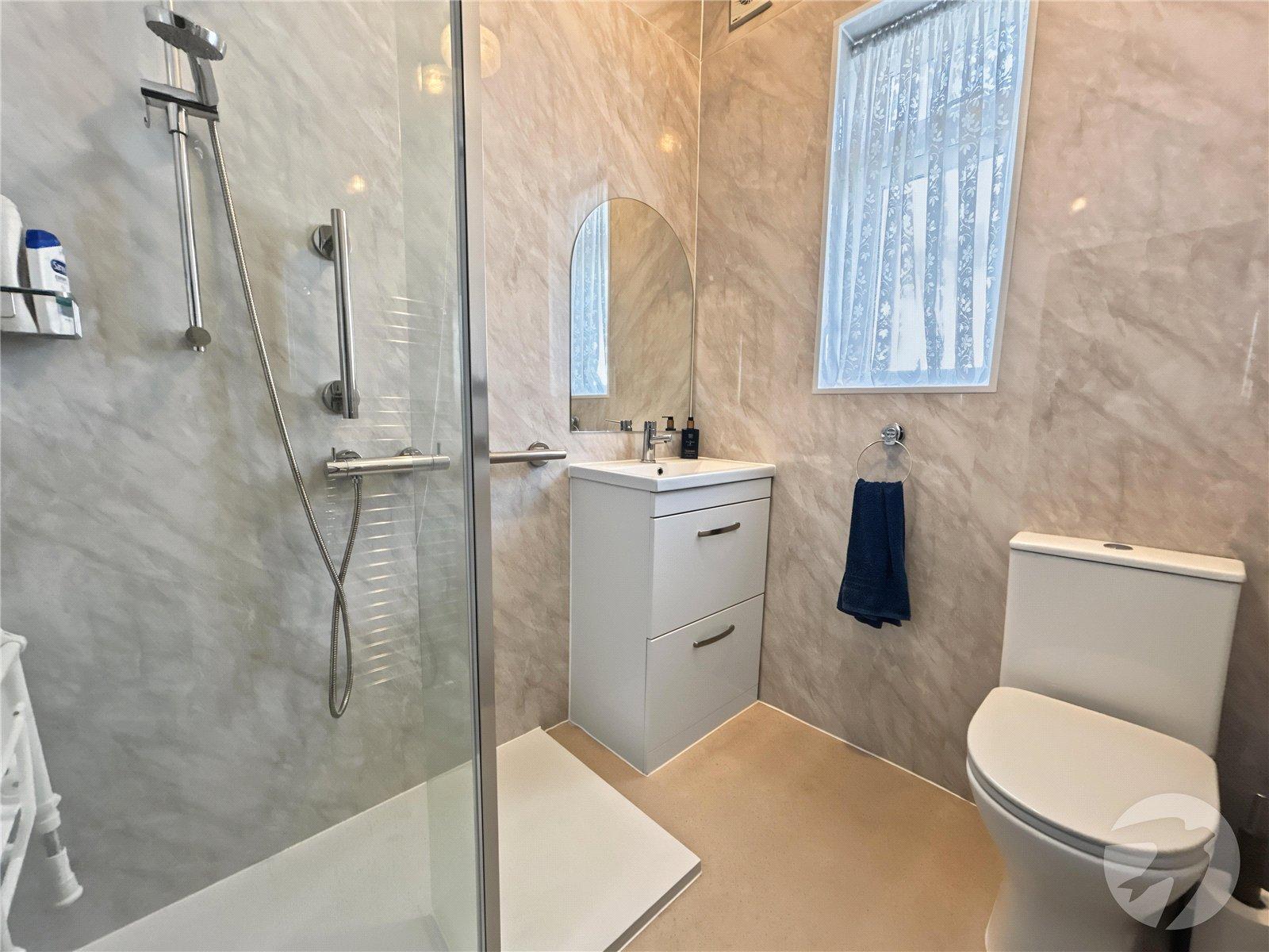 3 bedroom bungalow for sale in Sidcup | Robinson Jackson