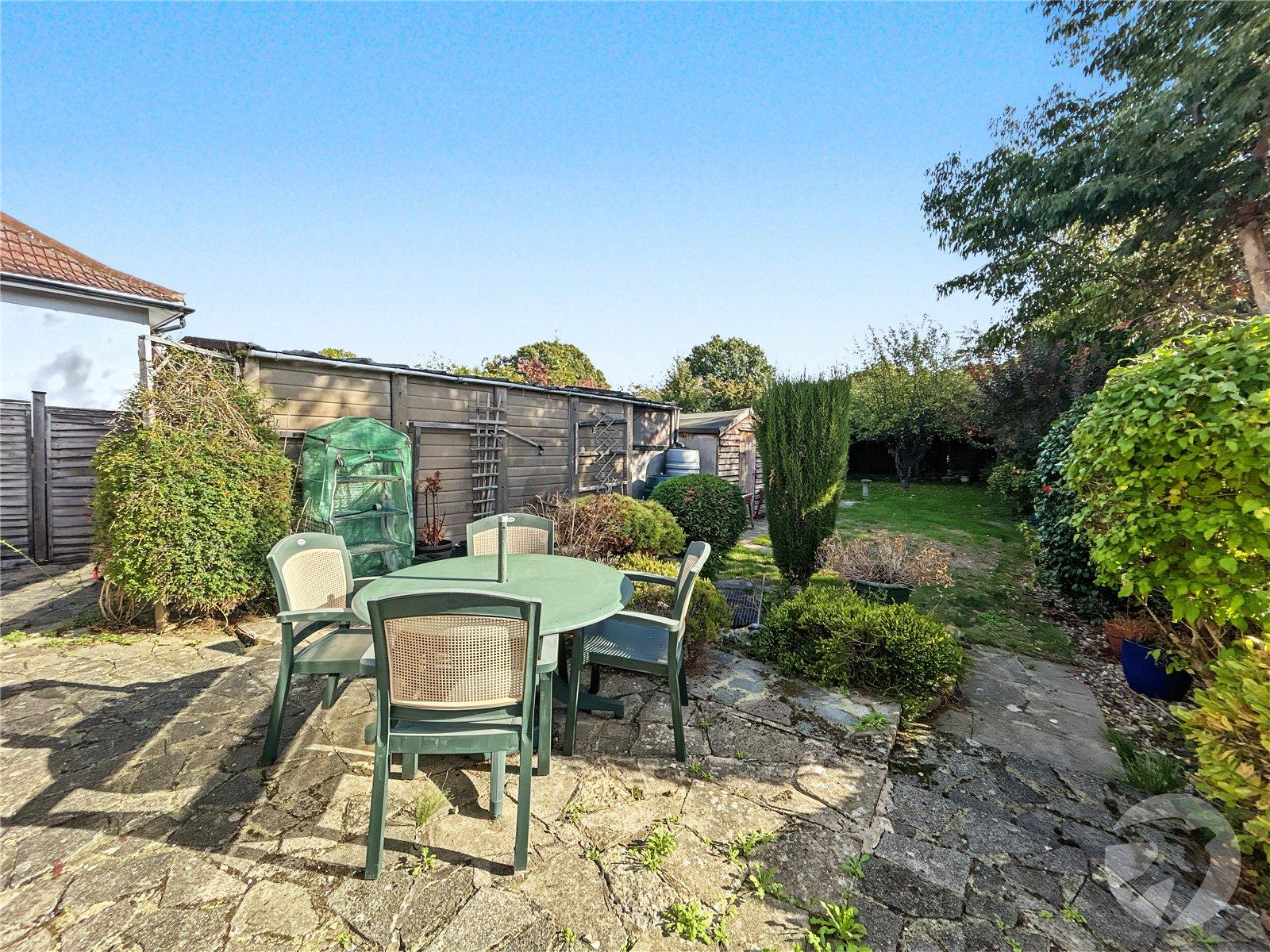 3 bedroom bungalow for sale in Sidcup | Robinson Jackson