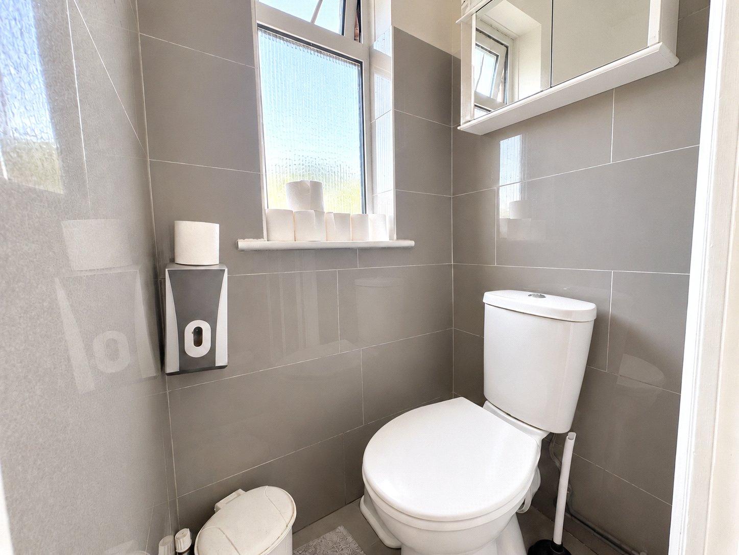 3 bedroom house for sale in London | Robinson Jackson