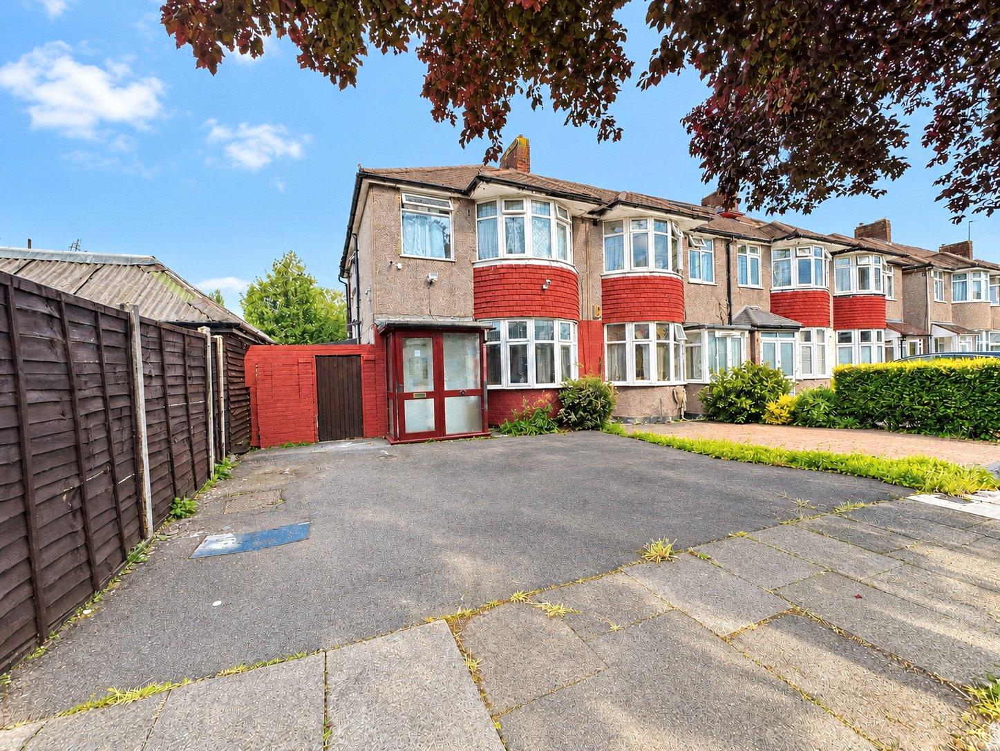 3 bedroom house for sale in London | Robinson Jackson