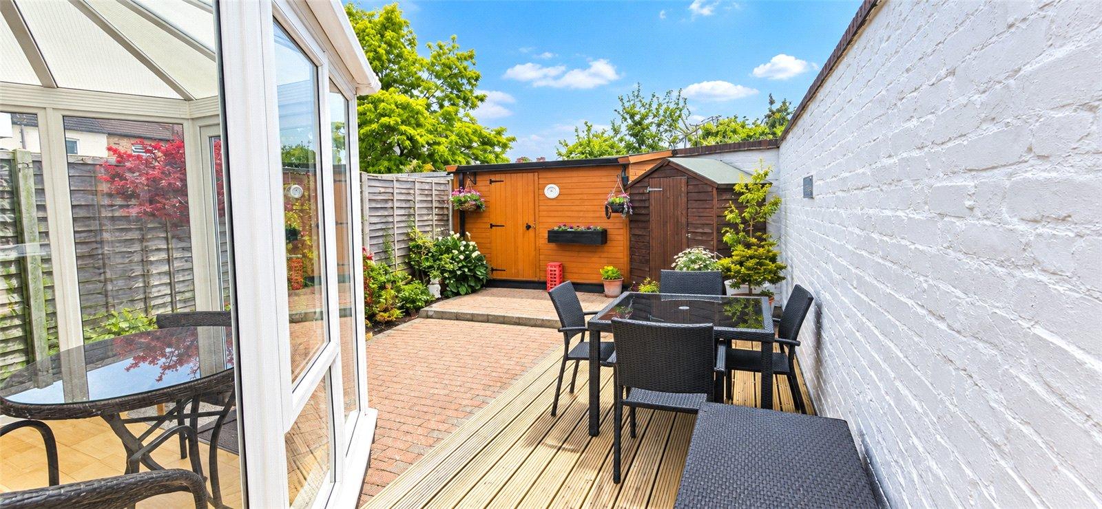 2 bedroom house for sale in London | Robinson Jackson