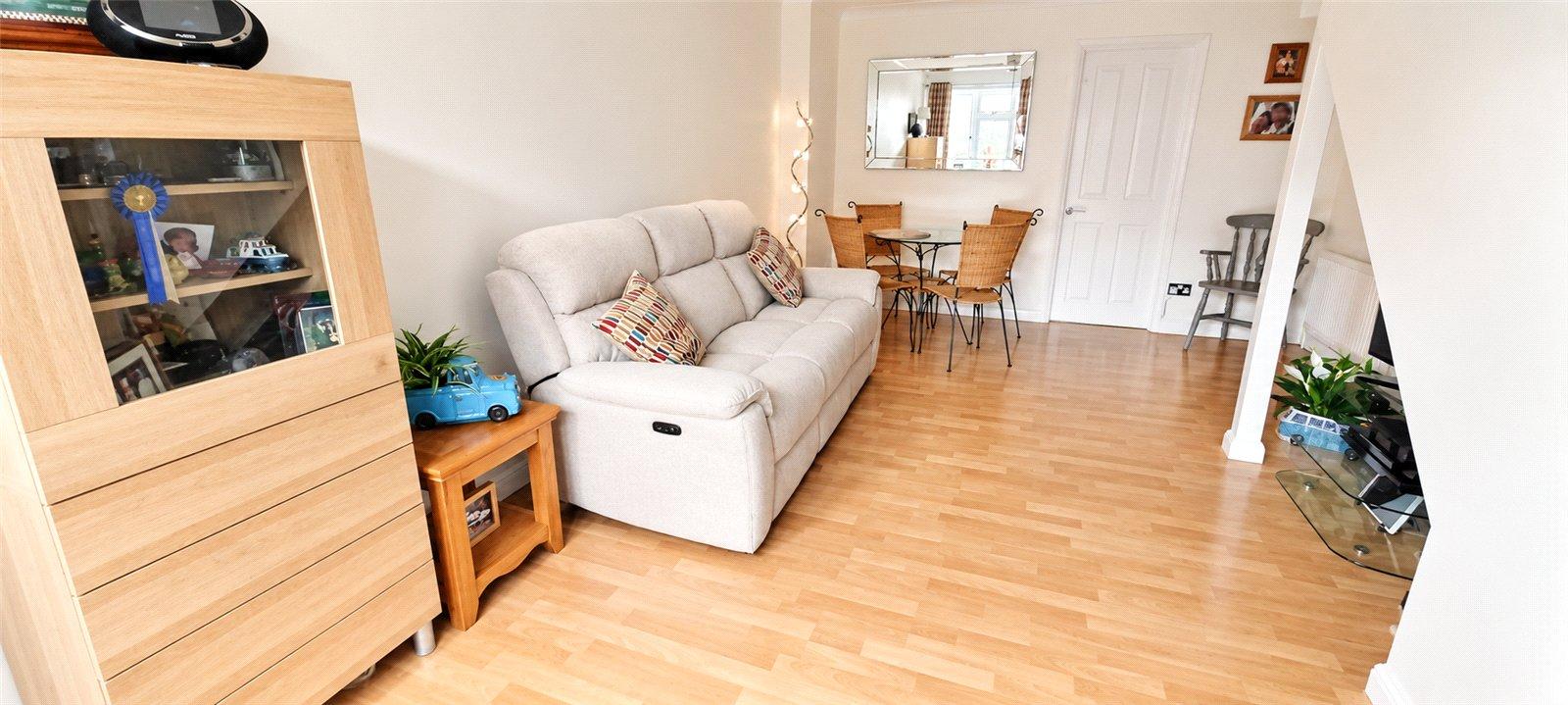 2 bedroom house for sale in London | Robinson Jackson