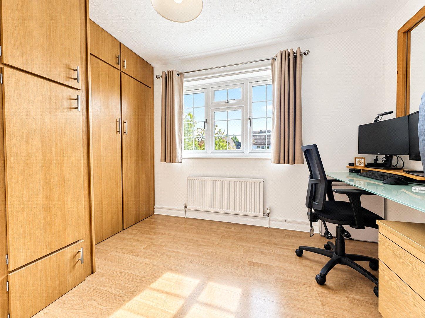 2 bedroom house for sale in London | Robinson Jackson