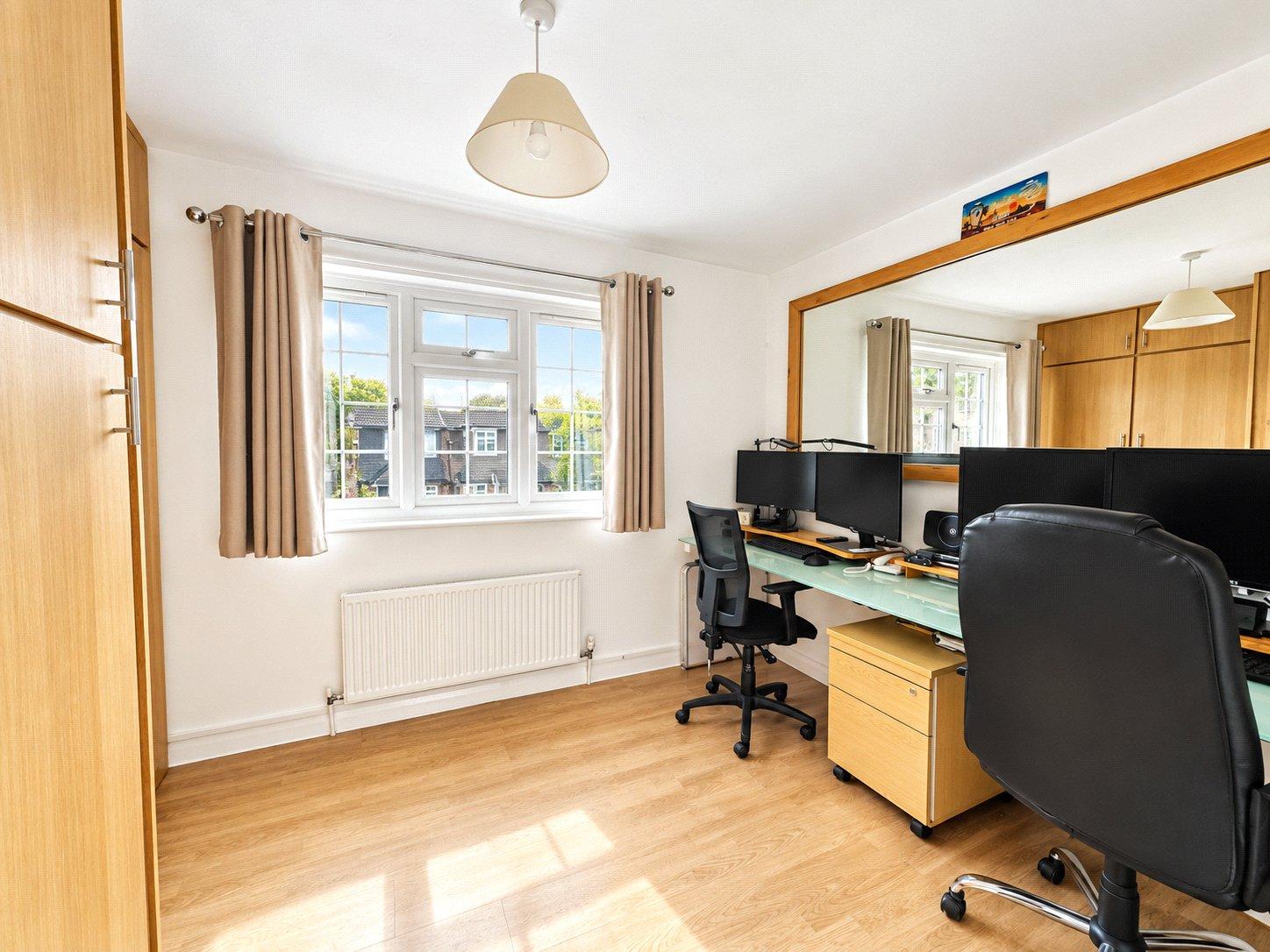2 bedroom house for sale in London | Robinson Jackson