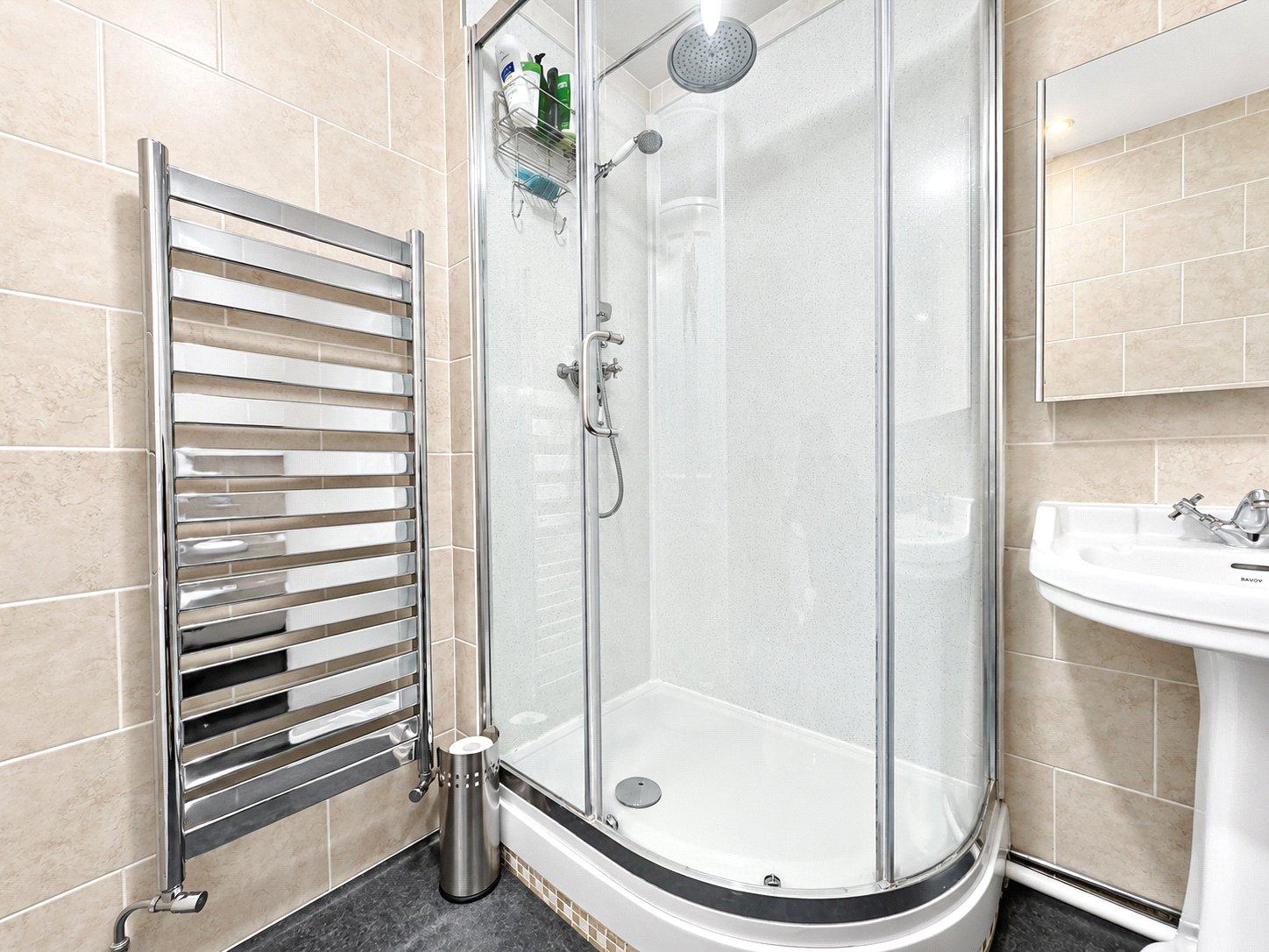 2 bedroom house for sale in London | Robinson Jackson