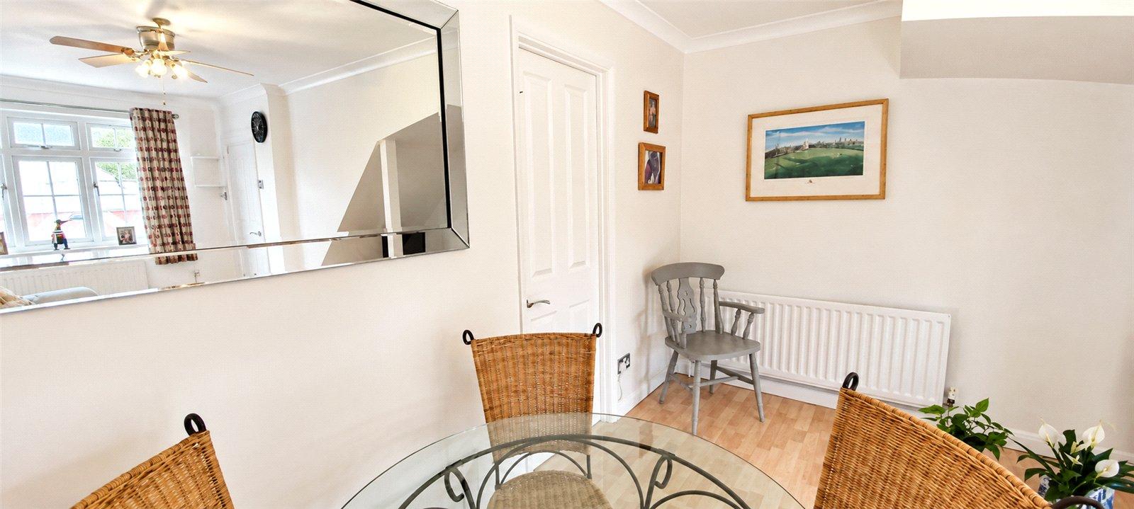 2 bedroom house for sale in London | Robinson Jackson