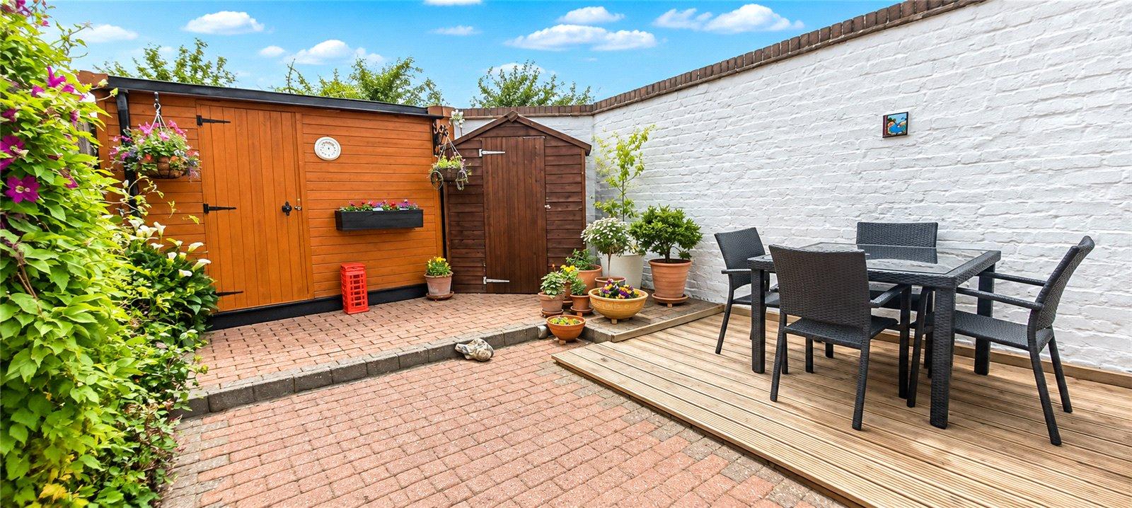 2 bedroom house for sale in London | Robinson Jackson