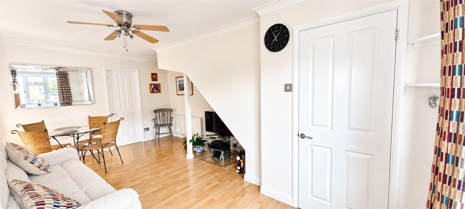 2 bedroom house for sale in London | Robinson Jackson
