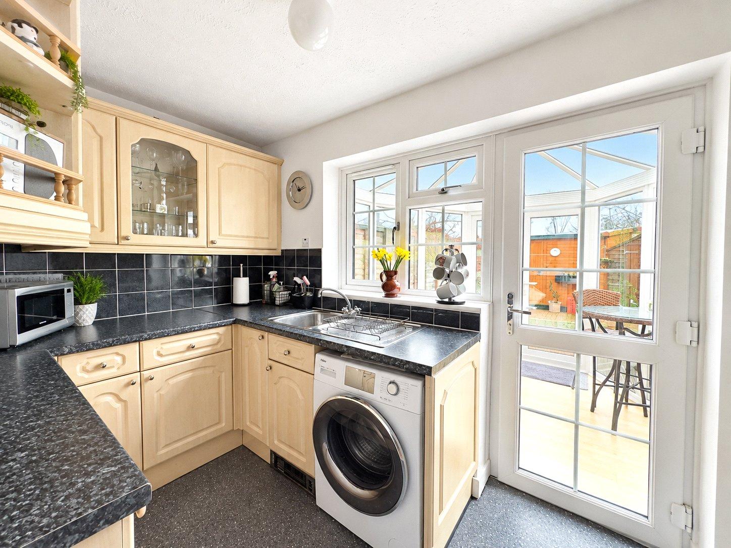2 bedroom house for sale in London | Robinson Jackson