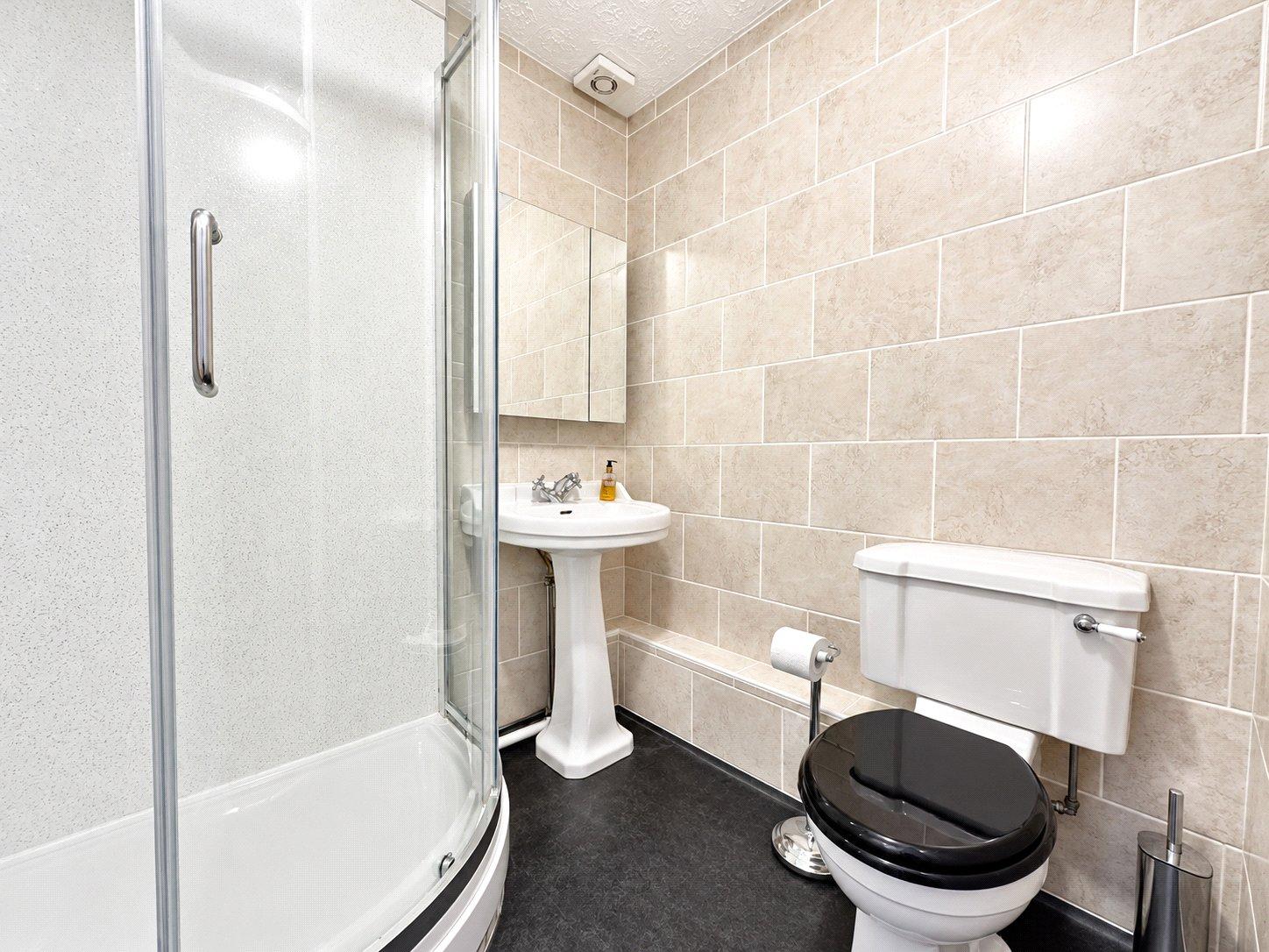 2 bedroom house for sale in London | Robinson Jackson