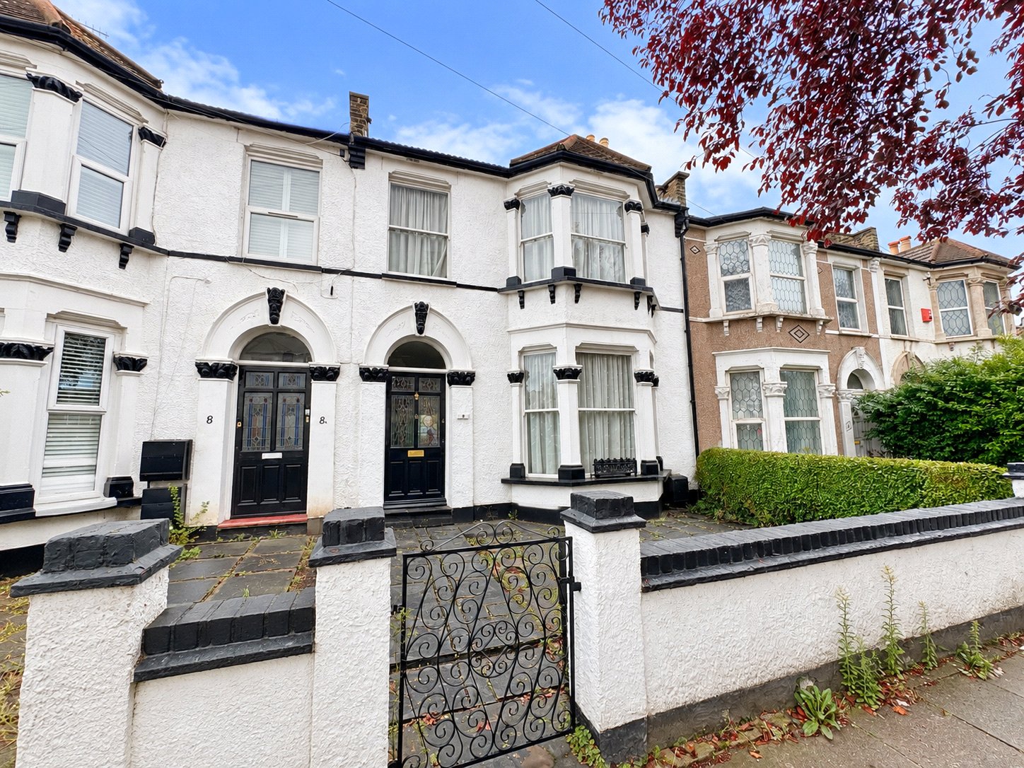 3 bedroom house for sale in London | Robinson Jackson