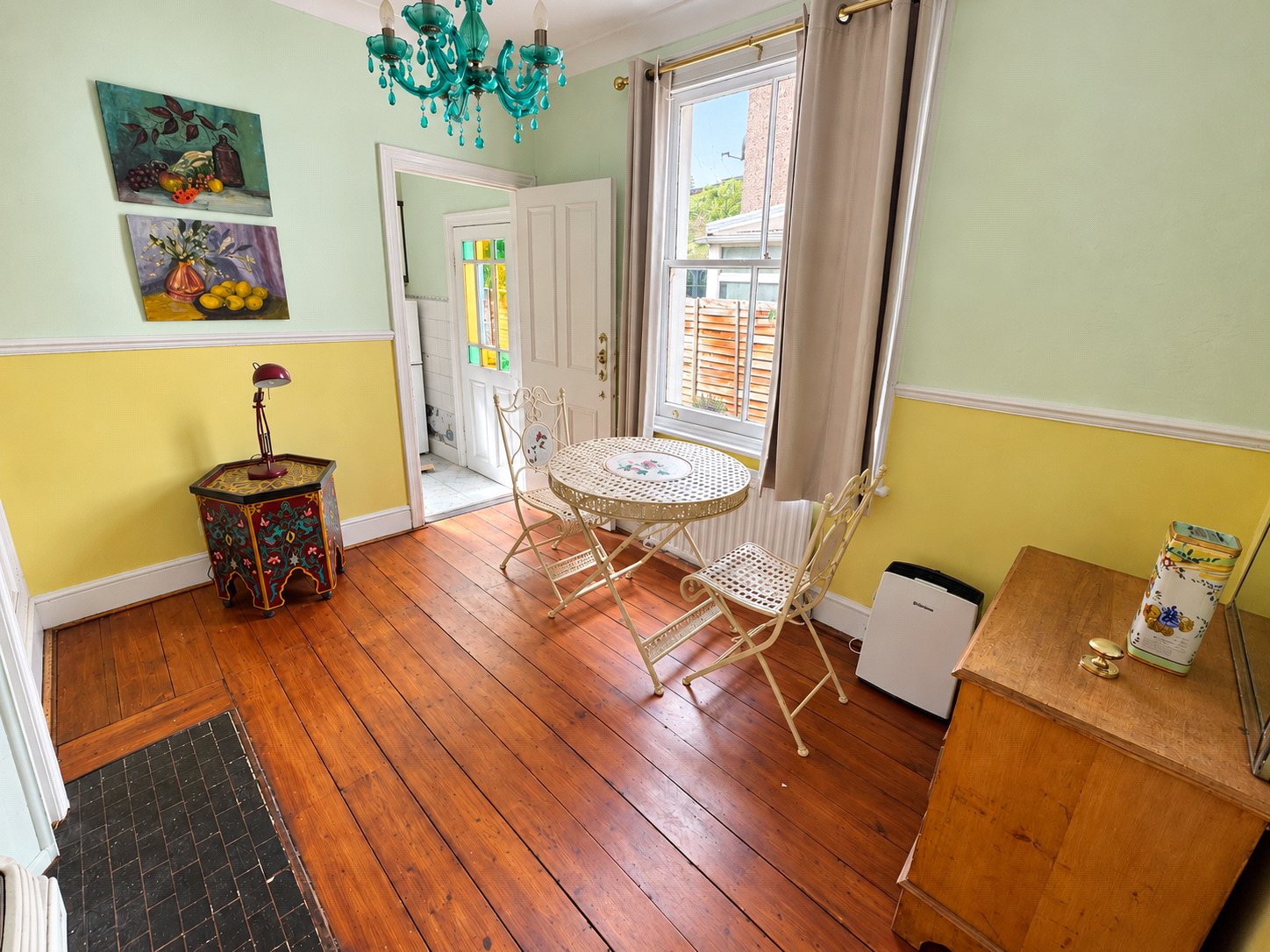 3 bedroom house for sale in London | Robinson Jackson