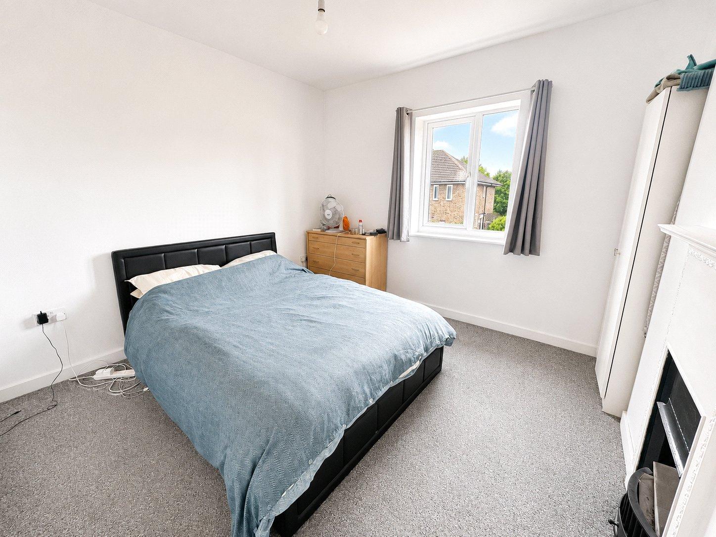 2 bedroom property for sale in London | Robinson Jackson