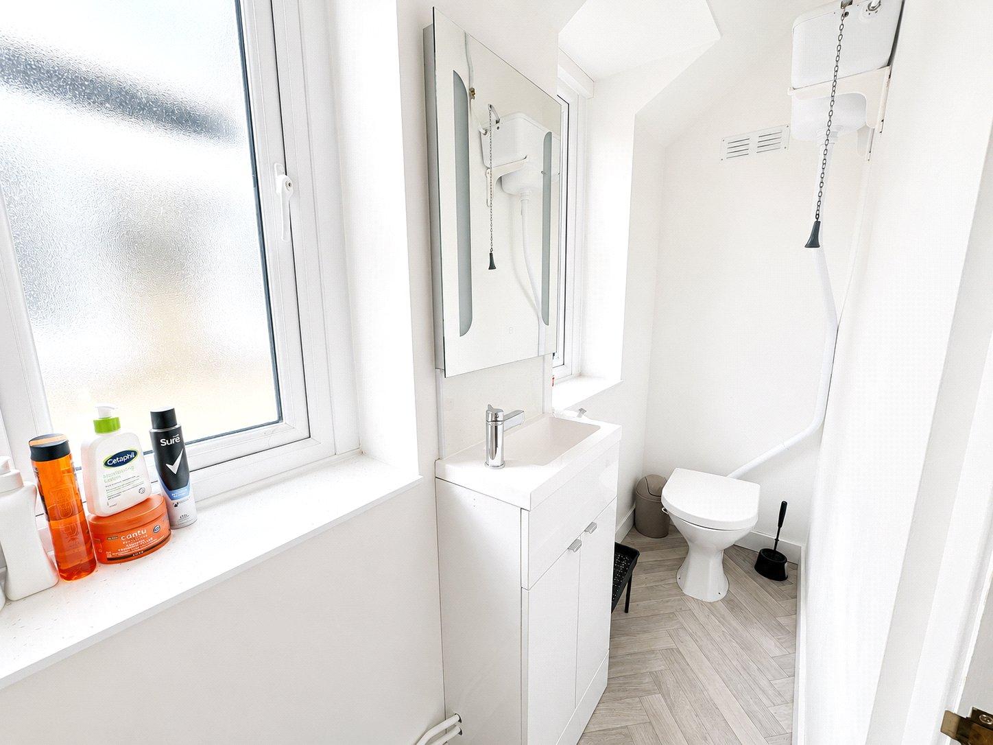 2 bedroom property for sale in London | Robinson Jackson