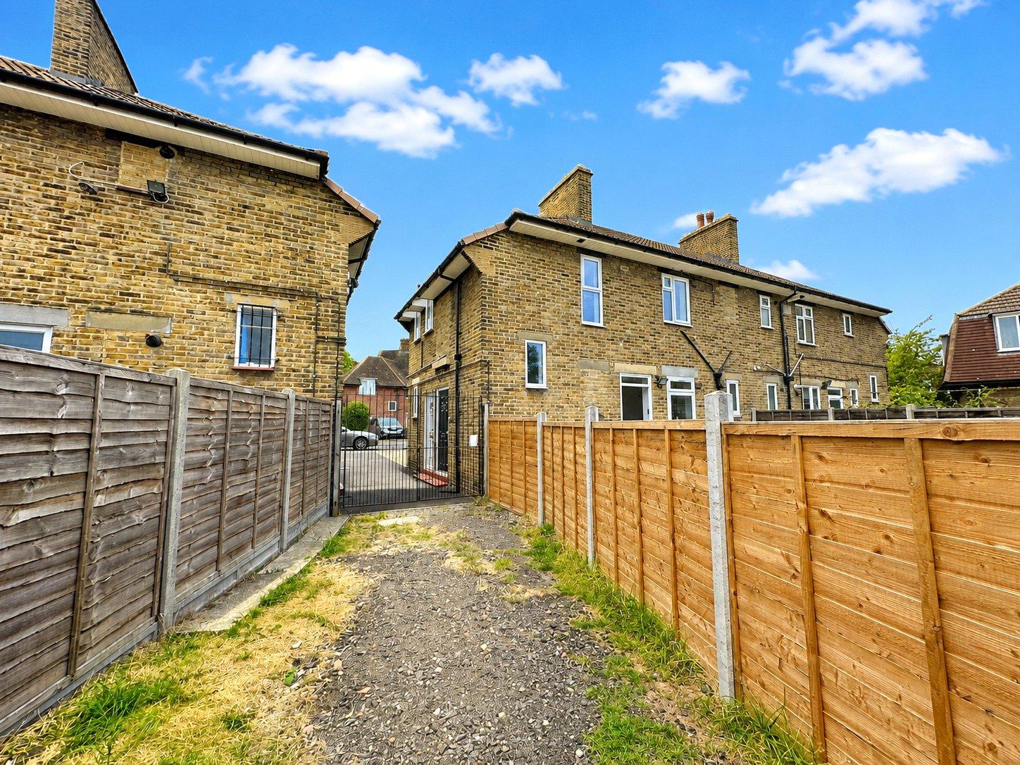 2 bedroom property for sale in London | Robinson Jackson
