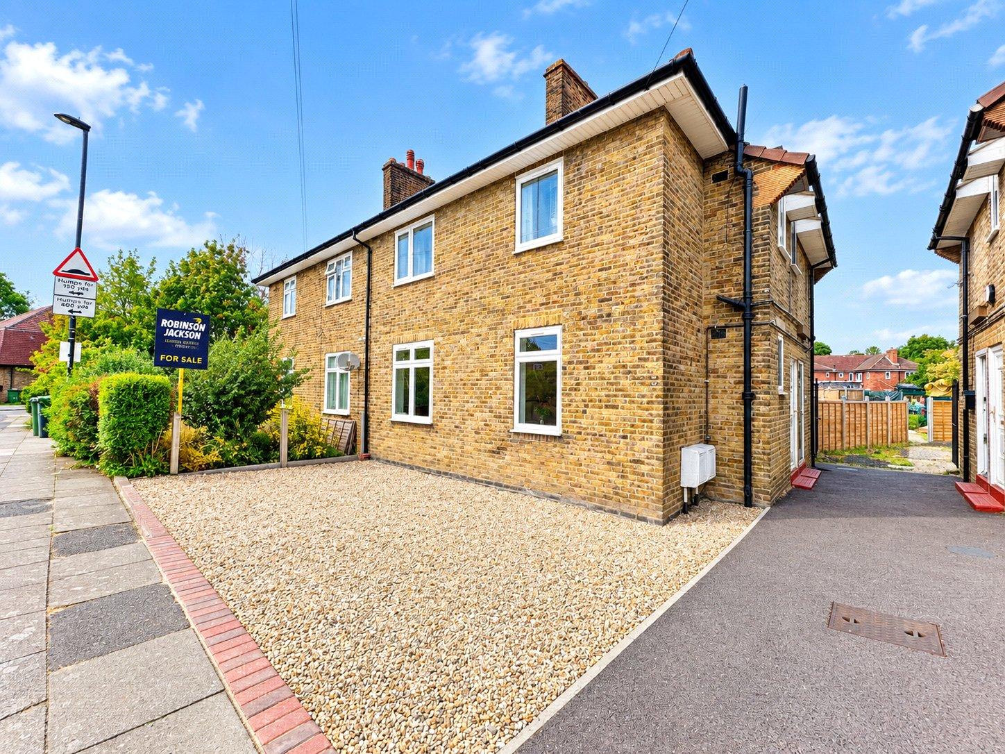 2 bedroom property for sale in London | Robinson Jackson