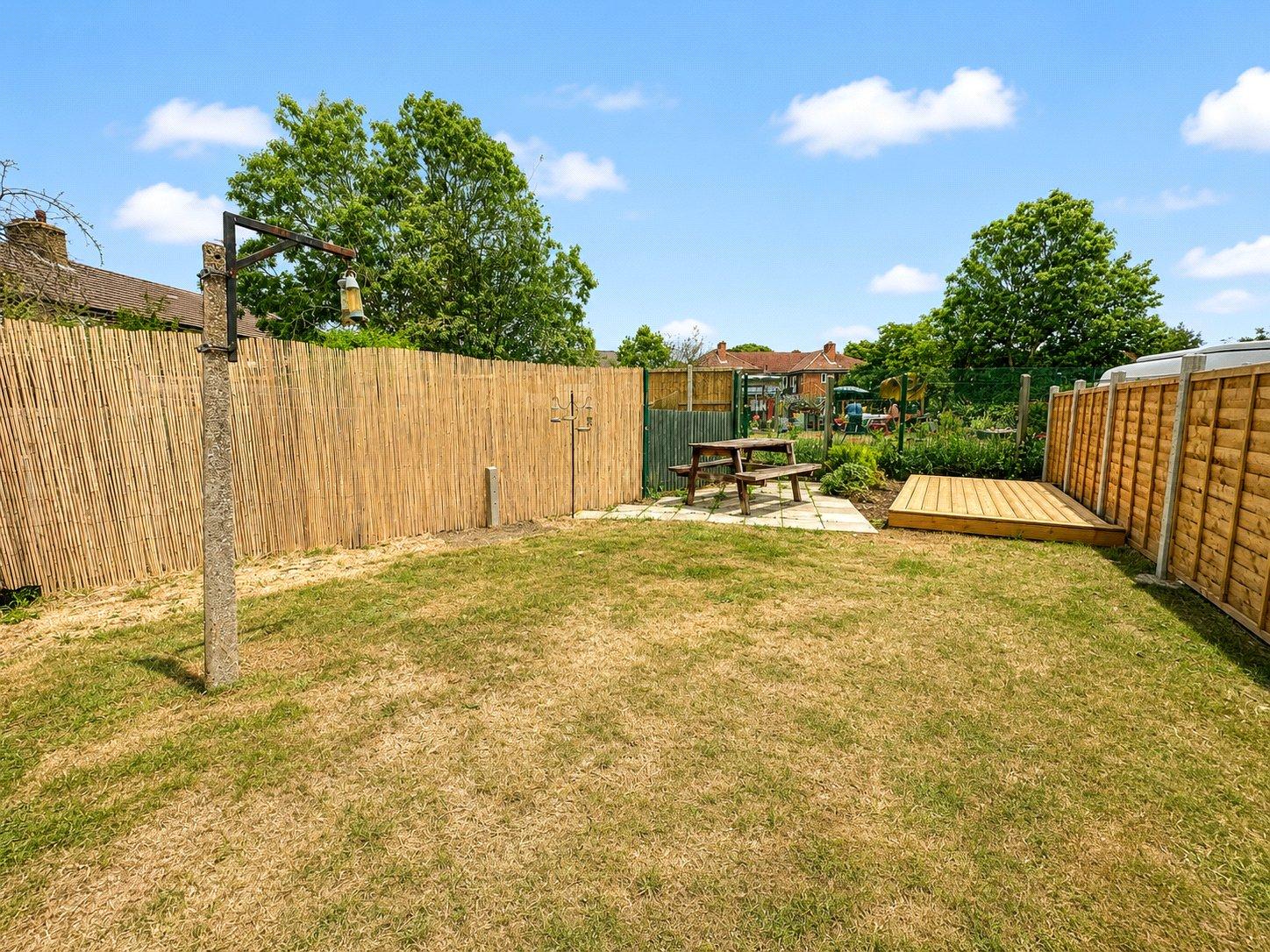 2 bedroom property for sale in London | Robinson Jackson
