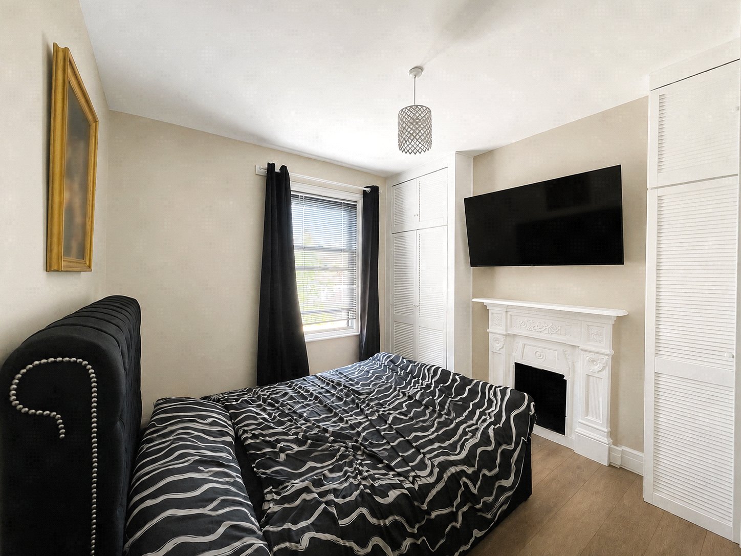 3 bedroom house for sale in London | Robinson Jackson