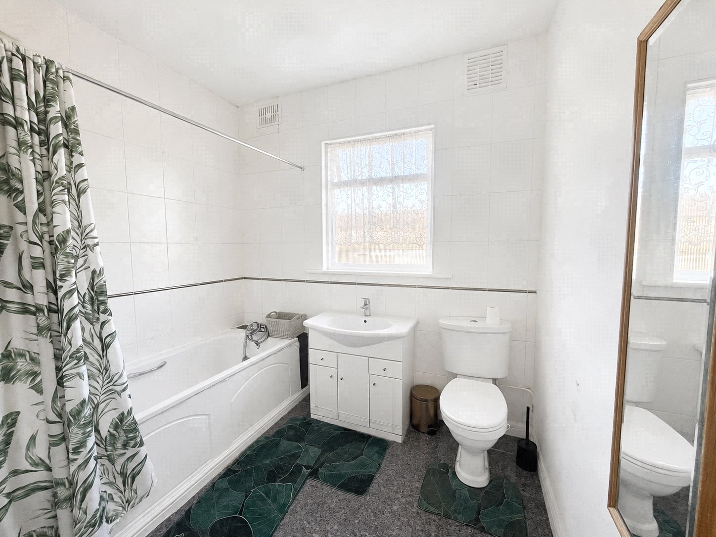 3 bedroom house for sale in London | Robinson Jackson