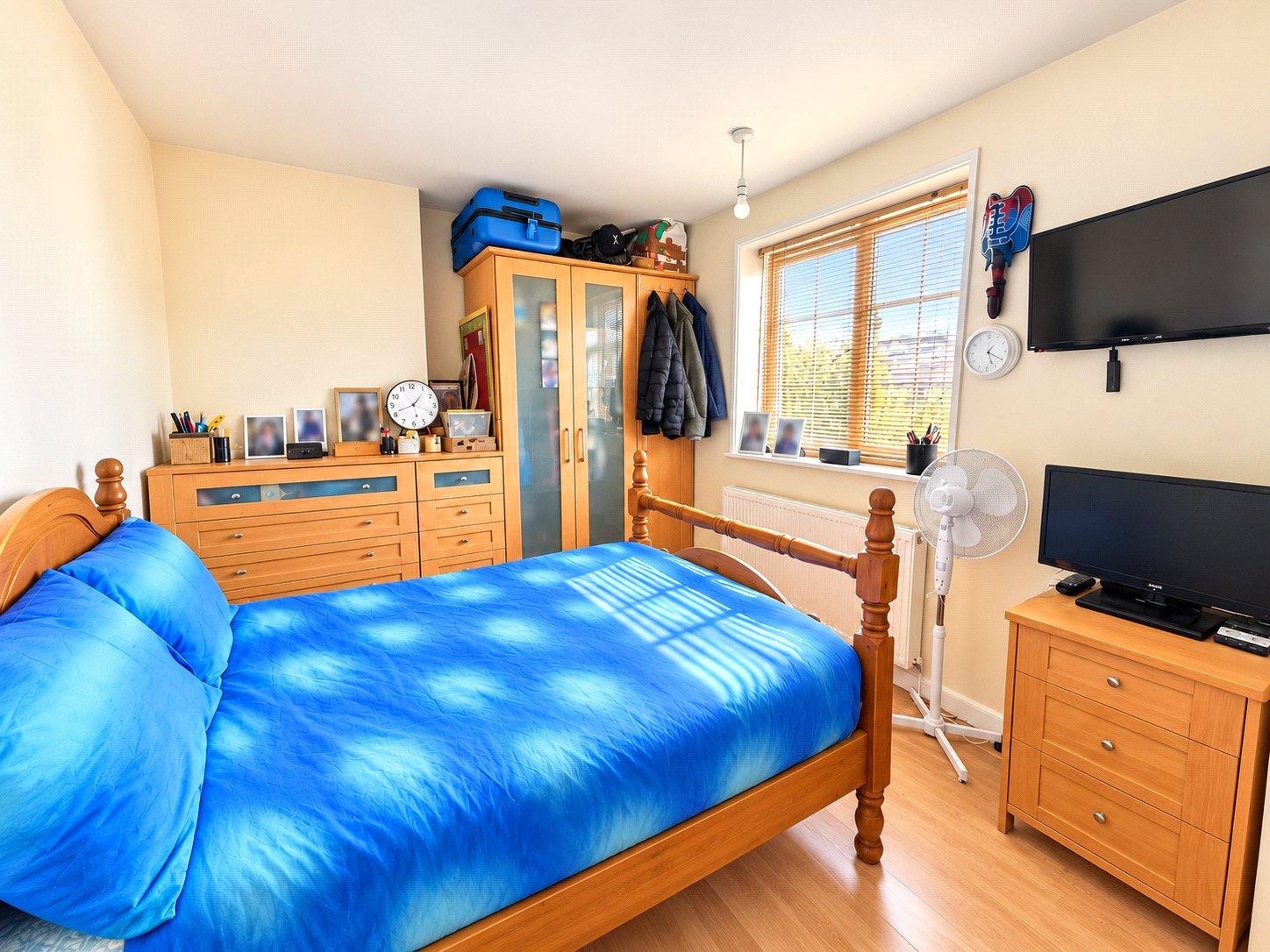 3 bedroom house for sale in London | Robinson Jackson