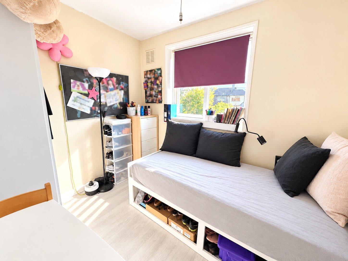 3 bedroom house for sale in London | Robinson Jackson