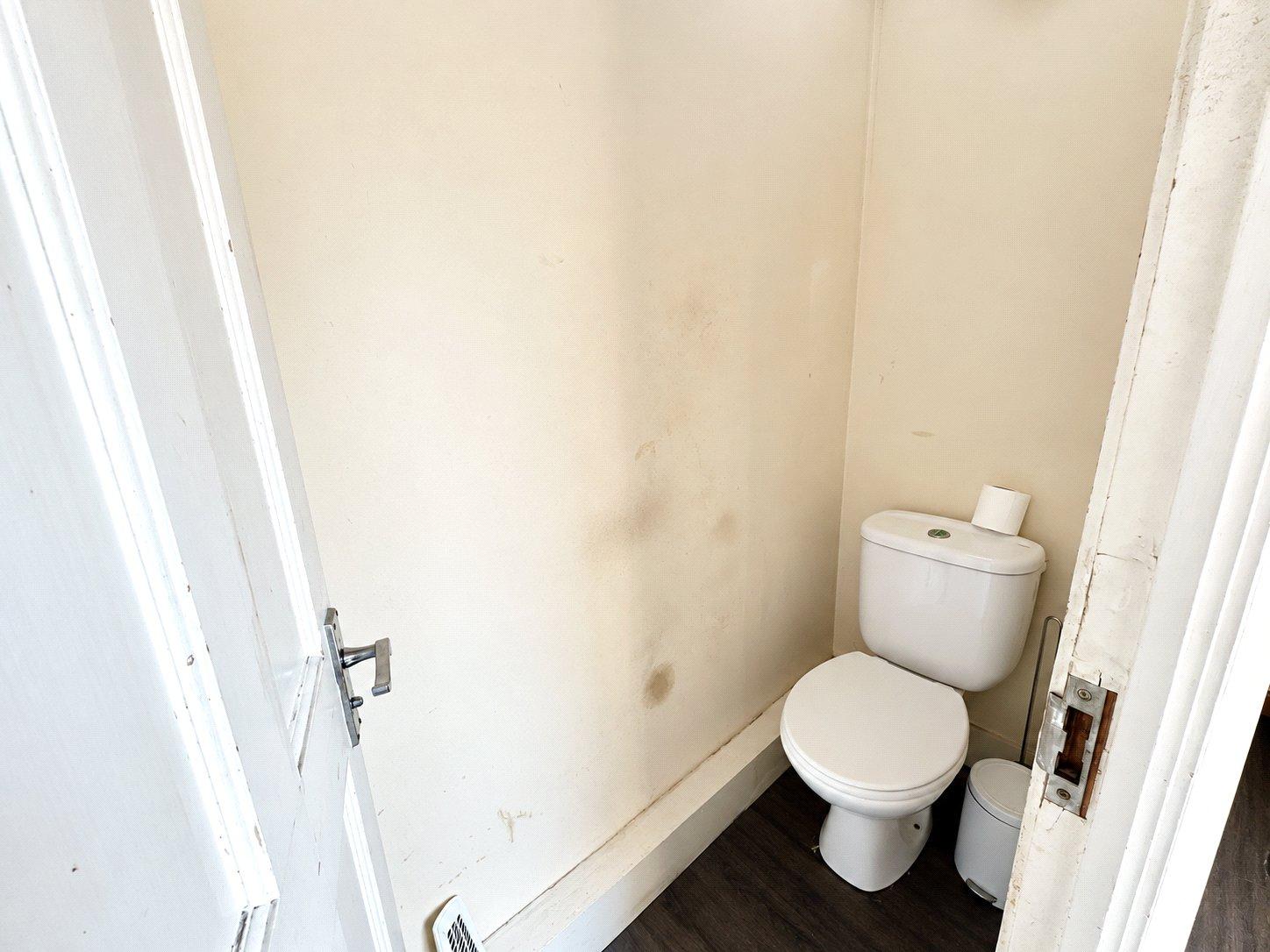 3 bedroom house for sale in London | Robinson Jackson