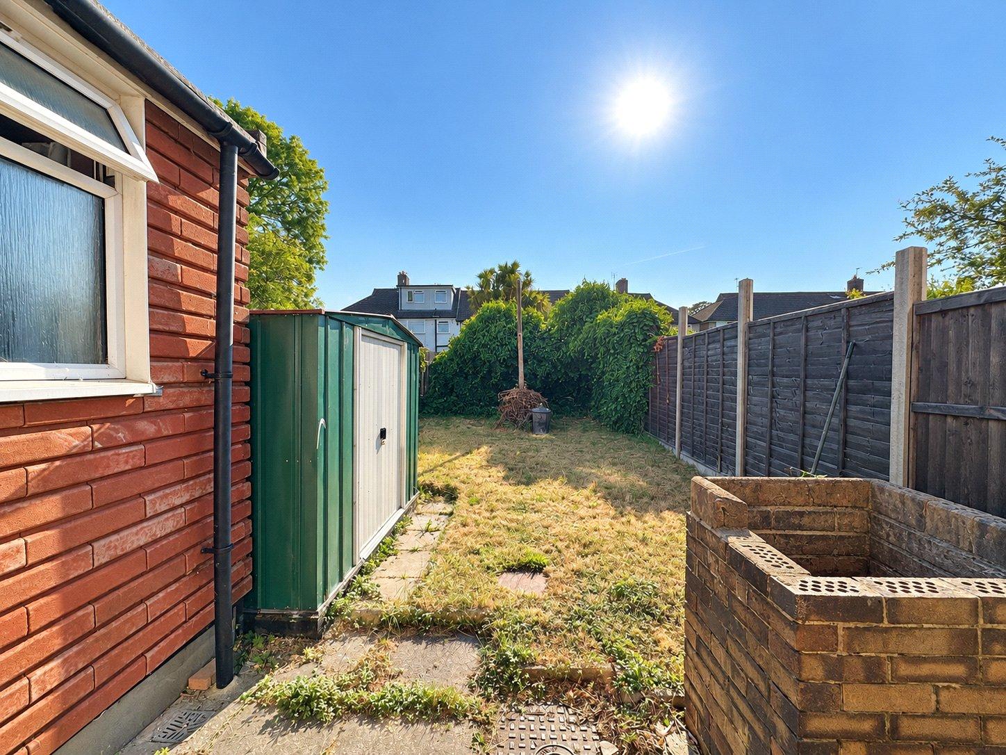 3 bedroom house for sale in London | Robinson Jackson