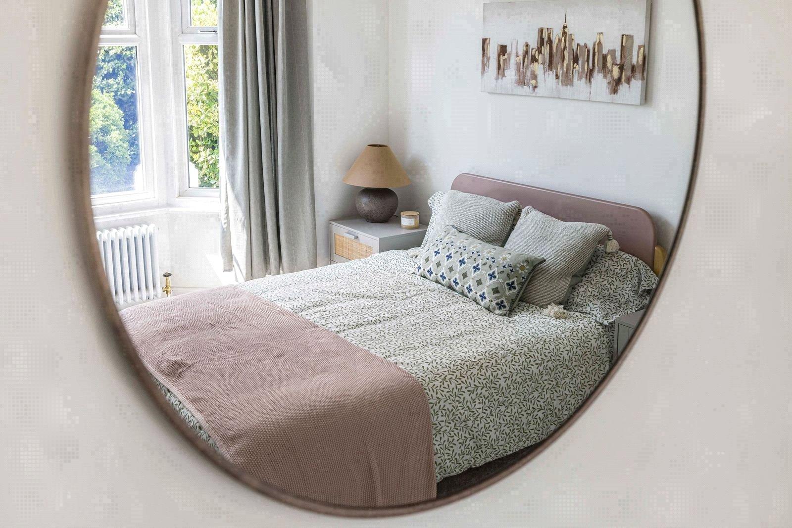 2 bedroom property for sale in London | Robinson Jackson