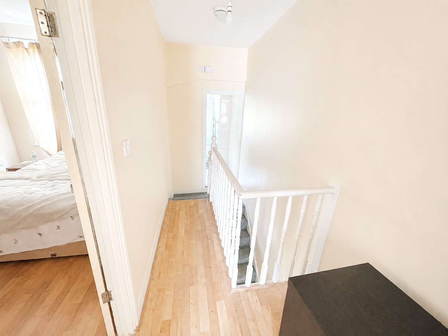 2 bedroom house for sale in London | Robinson Jackson