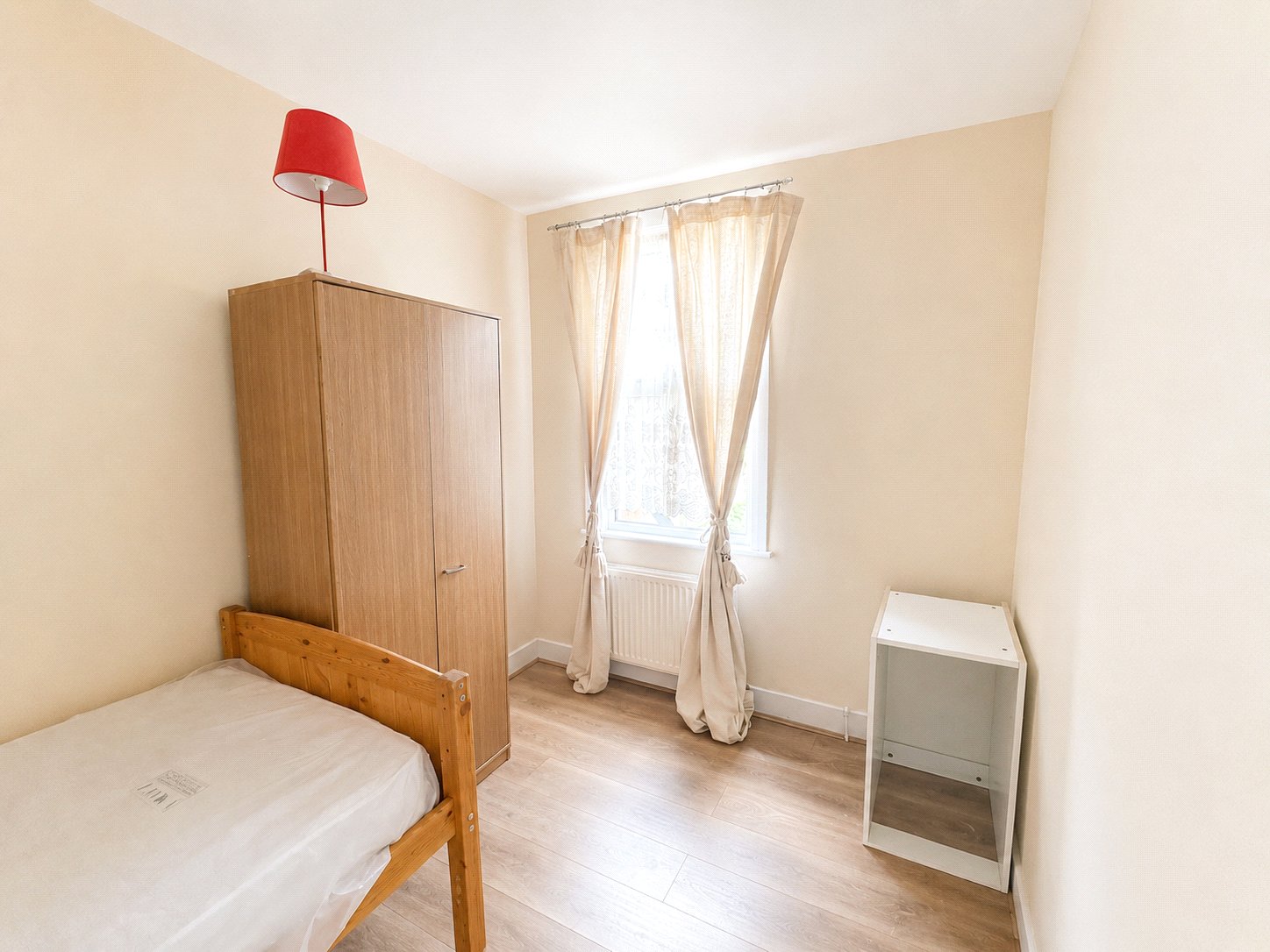2 bedroom house for sale in London | Robinson Jackson