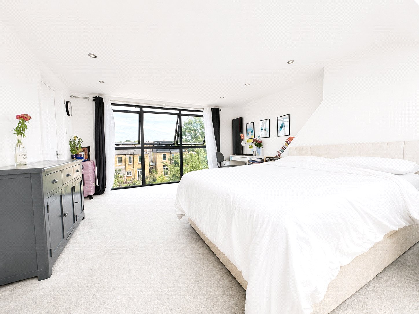 4 bedroom house for sale in London | Robinson Jackson
