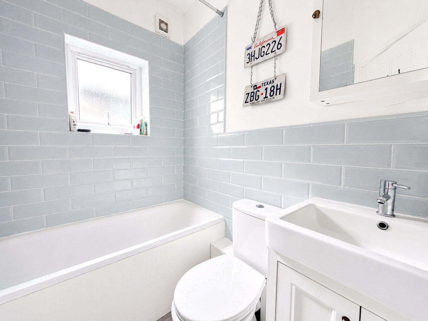 2 bedroom property for sale in London | Robinson Jackson