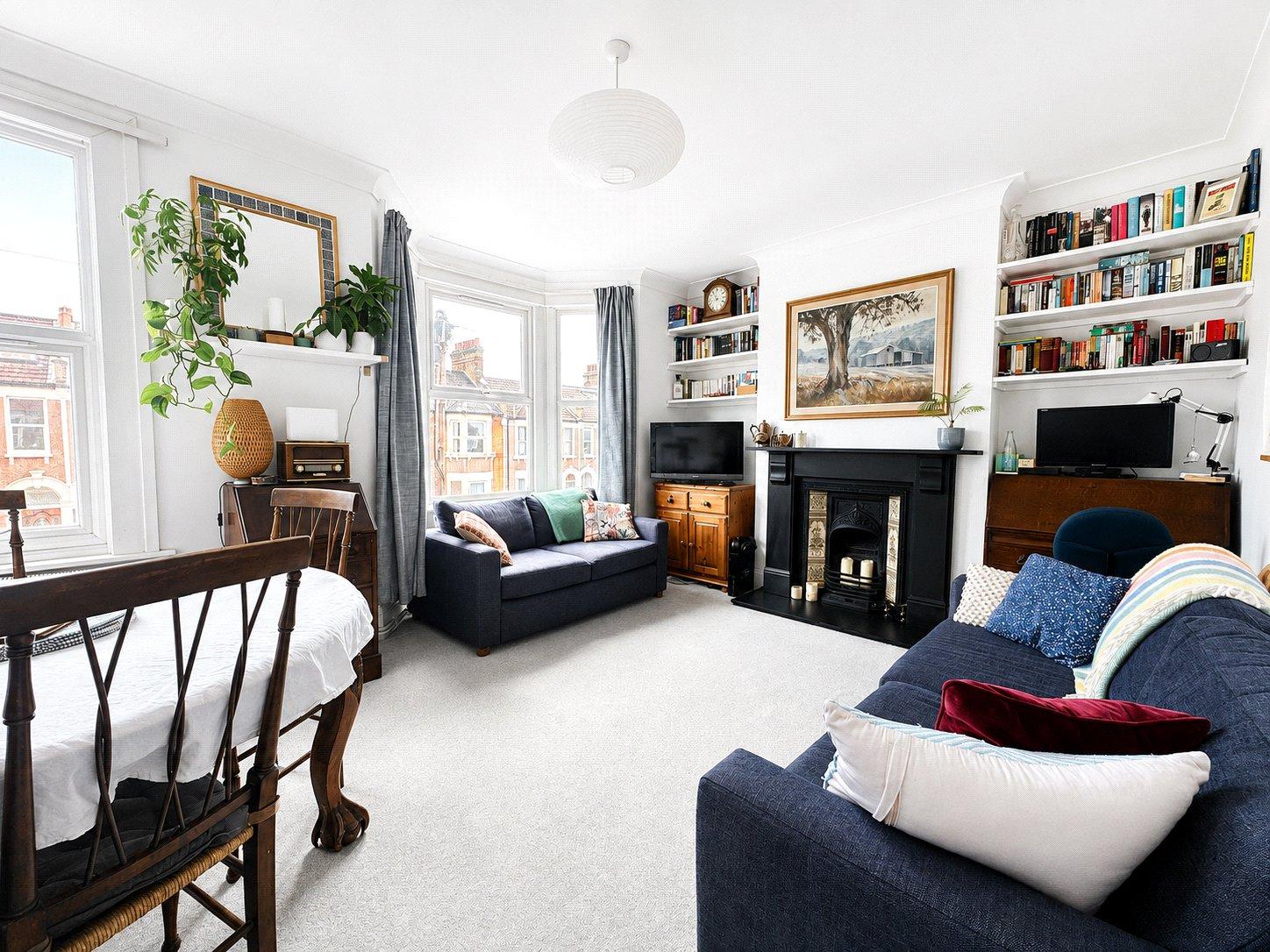 2 bedroom property for sale in London | Robinson Jackson