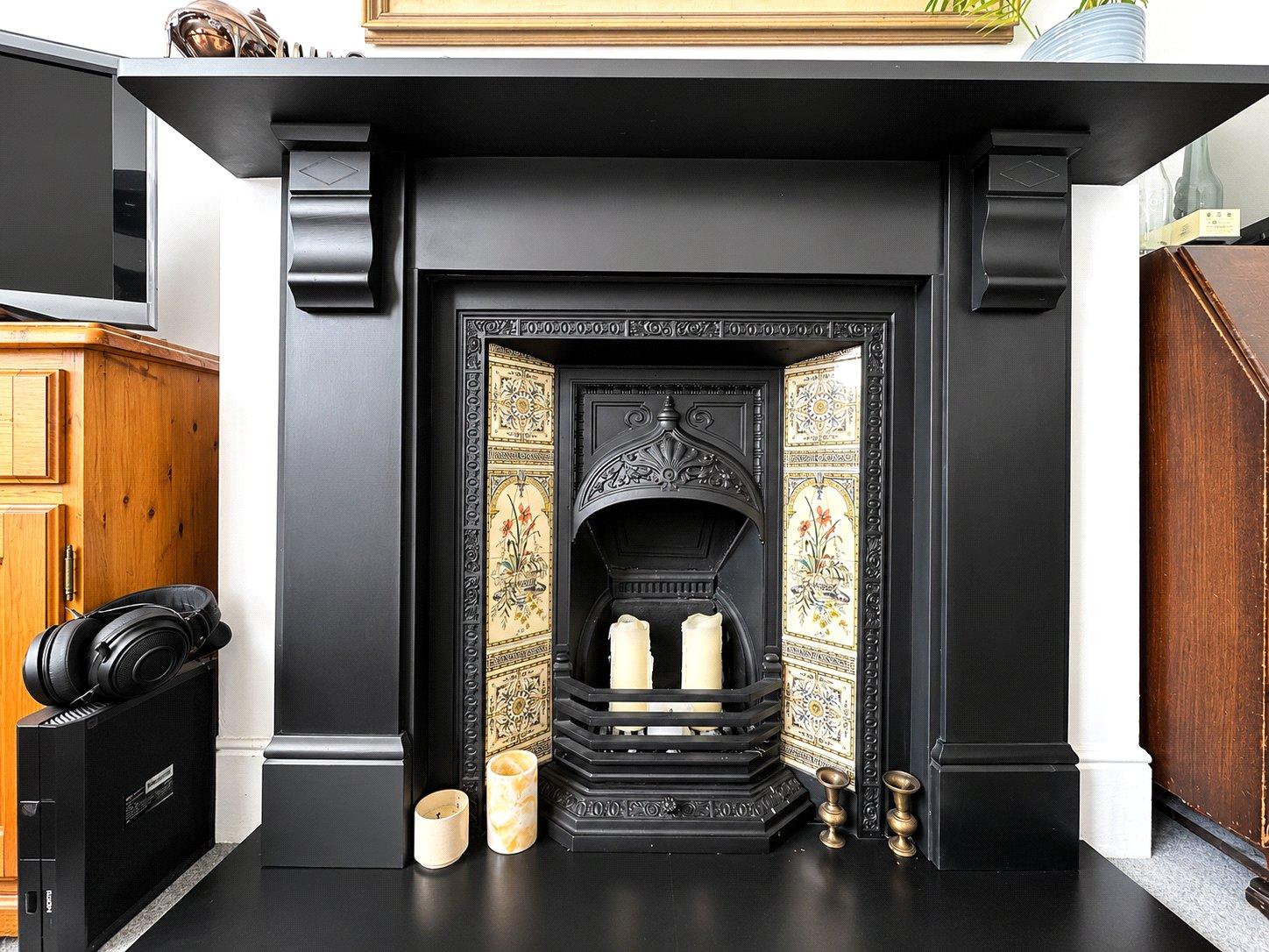 2 bedroom property for sale in London | Robinson Jackson