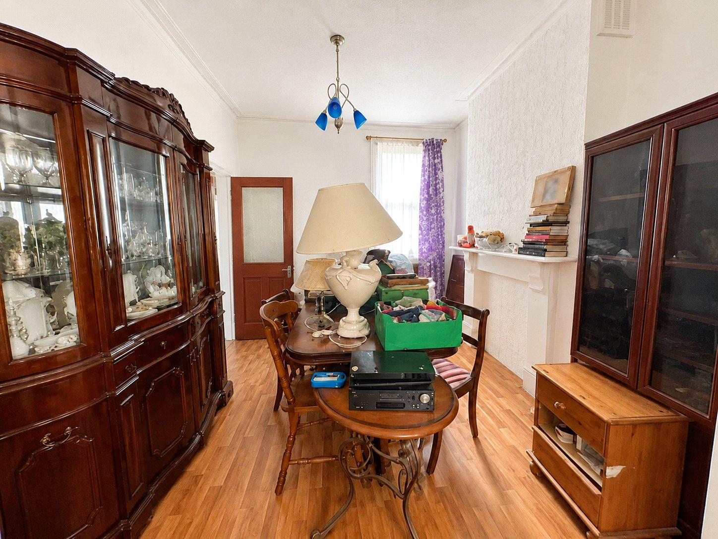 3 bedroom house for sale in London | Robinson Jackson