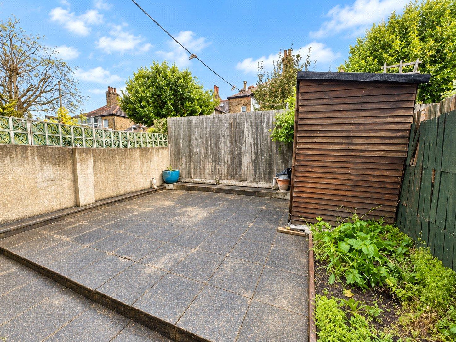 3 bedroom house for sale in London | Robinson Jackson